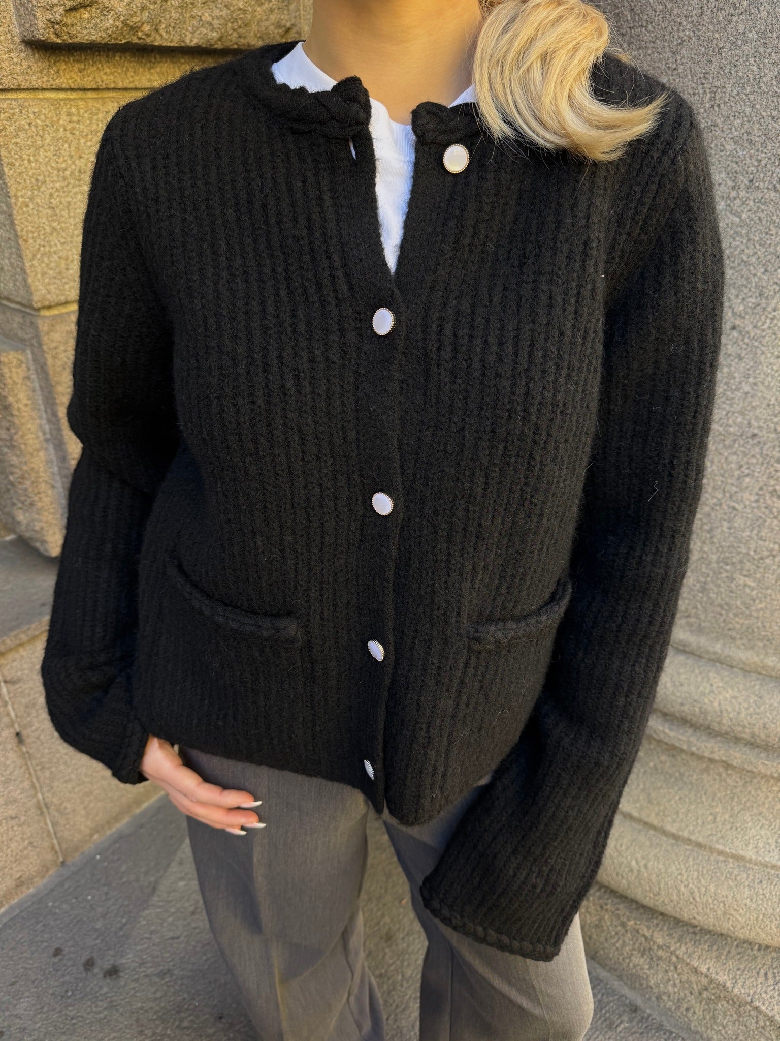 YASEMILIE Knit Cardigan - Black